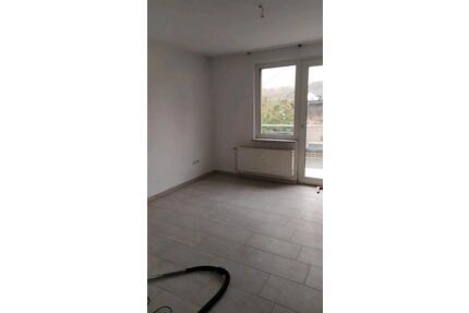 2 Zimmer Wohnung Wohnzimmer Küche Diele Bad + Abstellraum+Balkon - Gelsenkirchen Gelsenkirchen-Mitte