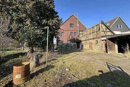 Haus zum Kaufen in Peine 90.000,00 € 238 m²