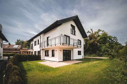 Haus zum Mieten in Stephanskirchen 2.150,00 € 102.53 m²