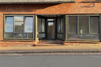 2-Zimmer-Wohnung im Erdgeschoss – frisch saniert in Burg - Burg (Dithmarschen)