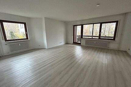 3-Zimmer-Wohnung mit Balkon und Garage in ruhiger Wohnlage auf dem Buchberg - Neuenbürg Arnbach