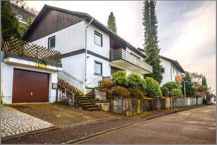 Einfamilienhaus in ruhiger Wohnlage mit Garten, Balkon, Terrasse und schöner Aussicht - Lauf