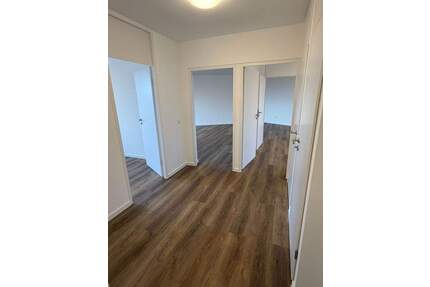 Wollen Sie in Köln neu starten - in einer komplett sanierten Wohnung?