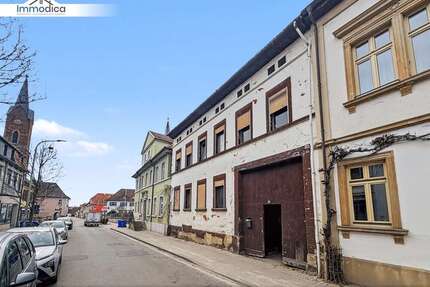 Haus zum Kaufen in Weisenheim am Sand 165.000,00 € 145 m²