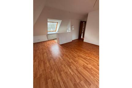 DG-Wohnung mit Küche in der Nähe von Schloss Strünkede, Herne