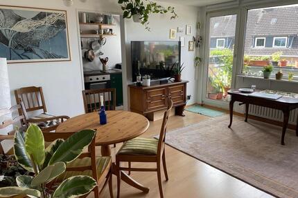 Drei Zimmer Wohnung mit Balkon in Köln Mülheim