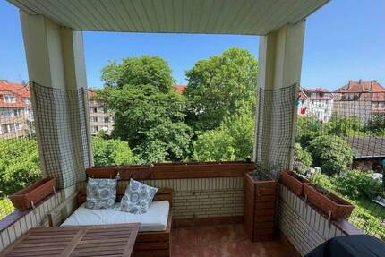 Helle Wohnung, gr. Balkon, 3 Zi. ruhig,Parkett, Keller - Hildesheim Achtum