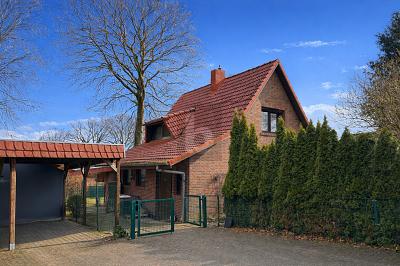 EIN ZUHAUSE MIT NATURBLICK UND VIEL POTENTIAL - Henstedt-Ulzburg