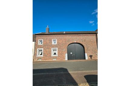 Vierkanthof, Alter Bauernhof, Bauernhaus, Resthof, Lagerfläche - Übach-Palenberg