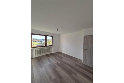 Wohnung in Neuhof - Hattenhof zu vermieten 3ZKB 1. OG mit Balkon