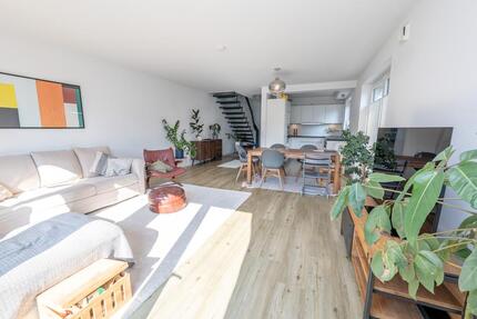 Moderne Doppelhaushälfte in zentraler Lage von Stade – erstklassiges Wohnen für die ganze Familie!