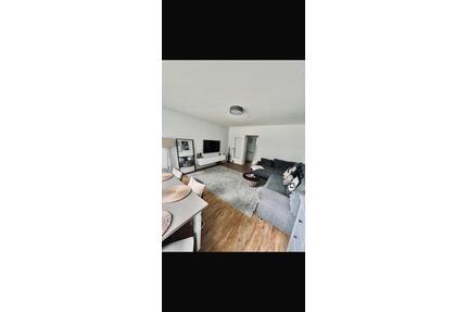 *Provisionsfrei* Eigentumswohnung - Balkon und Stellplatz - Solingen