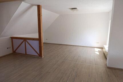 Großzügige 4-Zimmer-Mietwohnung mit Balkon in Billingshausen - Birkenfeld