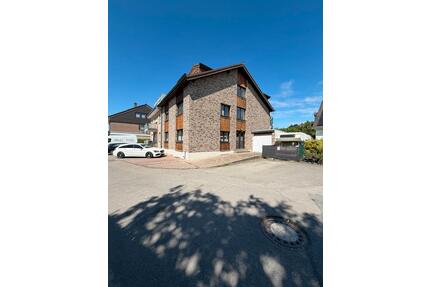 Solides 3-Familienhaus von Privat in Eschweiler-Röhe