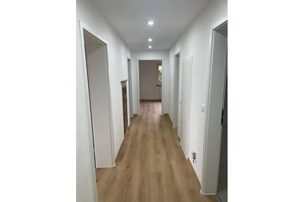 3 Zimmer Wohnung - 1.200,00&nbsp;EUR Kaltmiete, ca.&nbsp; 70,00&nbsp;m&sup2; in Ditzingen (PLZ: 71254)