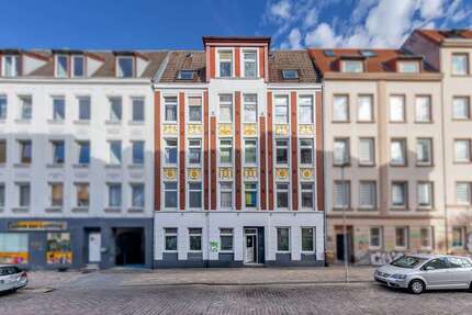 Haus zum Kaufen in Kiel 1.049.000,00 € 484.38 m²
