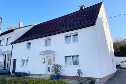 Handwerker aufgepasst !!! Einfamilienhaus mit Doppelgarage in Illerrieden-Dorndorf