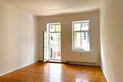 Provisionsfrei: Altbau-Beletage mit Stuck, Dielen & 2 Balkonen - Berlin Treptow-Köpenick