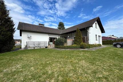 Borgentreich - Wohnen auf einer Ebene - Charmantes Einfamilienhaus - ab sofort verfügbar