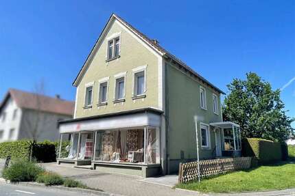 Haus zum Kaufen in Oerlinghausen 149.000,00 € 202.26 m²