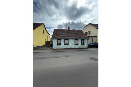 Haus zu Verkaufen - 60.000,00&nbsp;EUR Kaufpreis, ca.&nbsp; 90,00&nbsp;m&sup2; in Ohrdruf (PLZ: 99885)