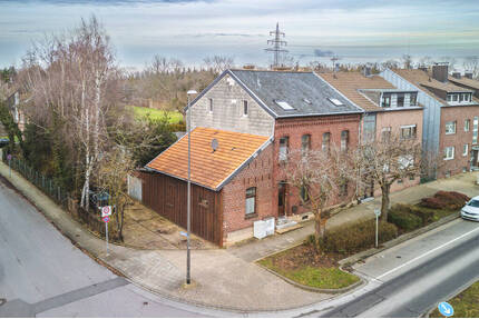 Eilendorf! Großes, modernisierungsbedürftiges 2-Familienhaus mit Garage und mehreren Stellplätzen - Aachen