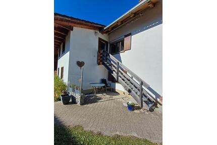 Möblierte 1-Zimmer-Wohnung mit Terrasse und Stellplatz - Germaringen