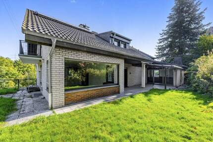 Großzügiges Ein- Zweifamilienhaus in ländlicher Grünlage - Remscheid Lüttringhausen