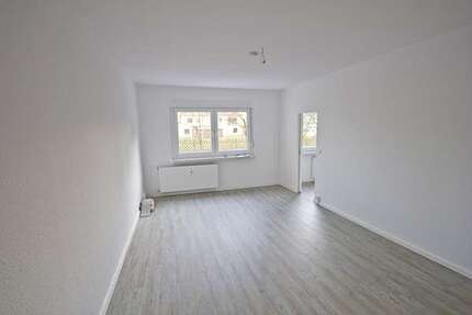 Wohnung zum Mieten in Halle (Saale) 190,00 € 32.61 m²