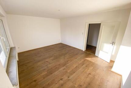 Schöne 4-Zimmer Wohnung im gepflegten MFH in Merklinde mit Balkon und optionaler Garage - Castrop-Rauxel Deinighausen