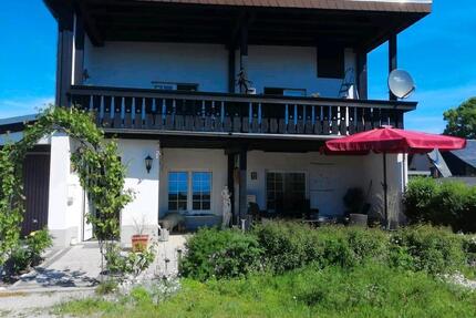 Ein Haus voller Ideen mit Garten für junges Gemüse - Kaulsdorf