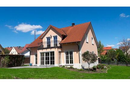 REGENSTAUF * VIEL PLATZ FÜR FAMILIE *