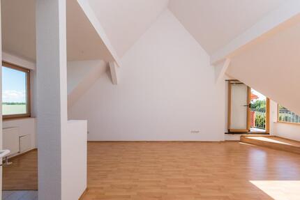 Dachgeschoss-Wohnung mit 2 Zimmern in Ostsee-Nähe zu vermieten - Marlow