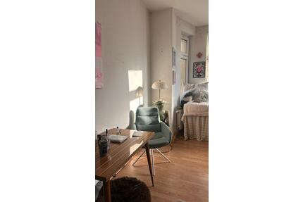 Helle 2-Raum-Wohnung mit Erker in Leipzig Zentrum-Ost