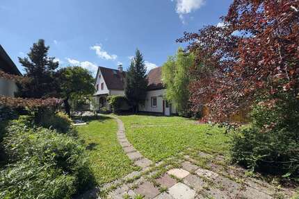 Haus zum Kaufen in Burgkirchen a. d. AlzGendorf 375.000,00 € 149 m² - Burgkirchen a. d. Alz/Gendorf