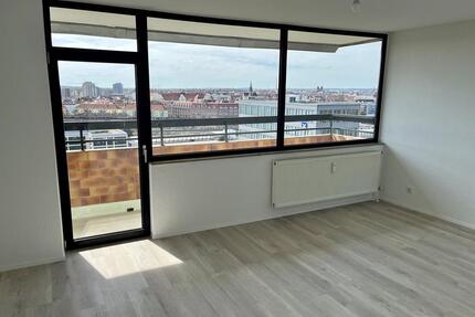 Renovierte 2-Zi-Wohnung mit Traumblick & Süd-Balkon - Nürnberg Altstadt, St. Lorenz