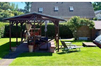 Großzügiges Haus mit Einliegerwohnung, Garten und Pool in ruhiger Lage von Karow - Berlin