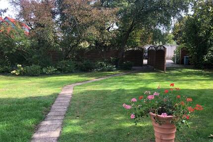 Baugrundstück mit Ferienbungalow - Birkenwerder