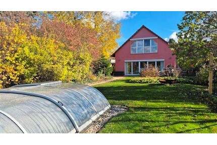 Hier bleiben keine Wünsche offen: Haus mit viel Platz und Komfort drinnen und draußen - Luftwärme, Pool, Sauna, Garage u.v.m. - Leipzig Knautkleeberg-Knauthain