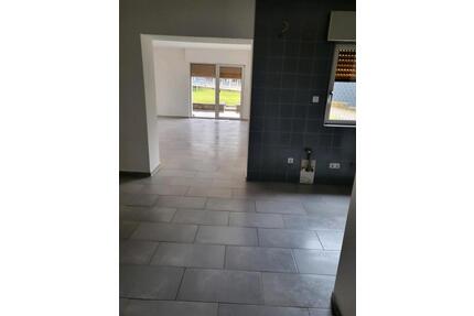 Erdgeschoss Wohnung 77 qm - 1.100,00&nbsp;EUR Kaltmiete, ca.&nbsp; 77,00&nbsp;m&sup2; in Hürth (PLZ: 50354)