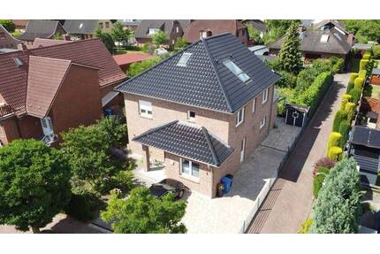 We are Family! Geräumiges Einfamilienhaus mit Dachterrasse in ruhiger Spielstraße - Neu Wulmstorf