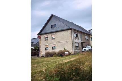 Haus zum Kaufen in Bergen 149.000,00 € 235 m²