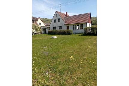 Sanierungbedürftiges Einfamilienhaus mit grossen Grundstück - Stadtsteinach