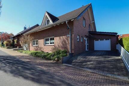 Familienfreundliches Einfamilienhaus mit schön angelegtem Garten - Jülich Koslar