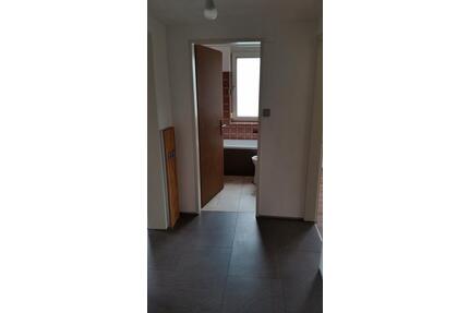 3 Zi. ETW, 63qm, ruhige Lage, Stellp. Garten, Keller - Vaihingen an der Enz