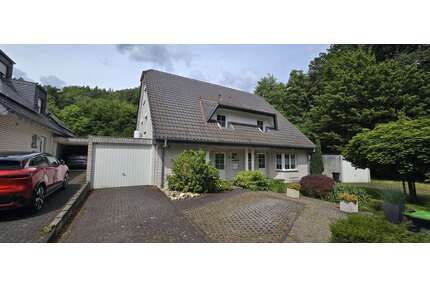 Haus zum Mieten in Odenthal 2.390,00 € 163 m²