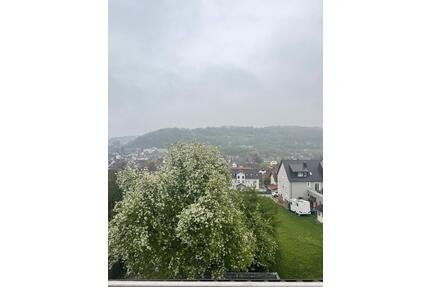 2-Zimmer-Wohnung mit Ausblick über Königsbach zu vermieten - Königsbach-Stein