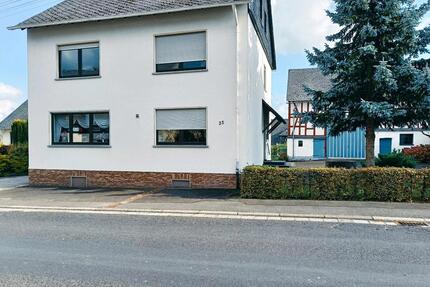 Einfamilienhaus mit Garage, FachwerkscheuneStall - Mastershausen