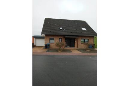 Haus mit 3 Wohnungen zu verkaufen - Pronsfeld