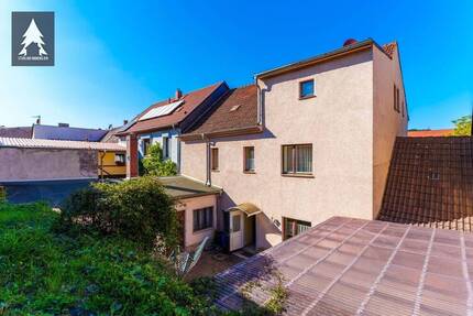 Treppchen ins Glück: Altstadthaus mit verwunschenem Hof - Sangerhausen